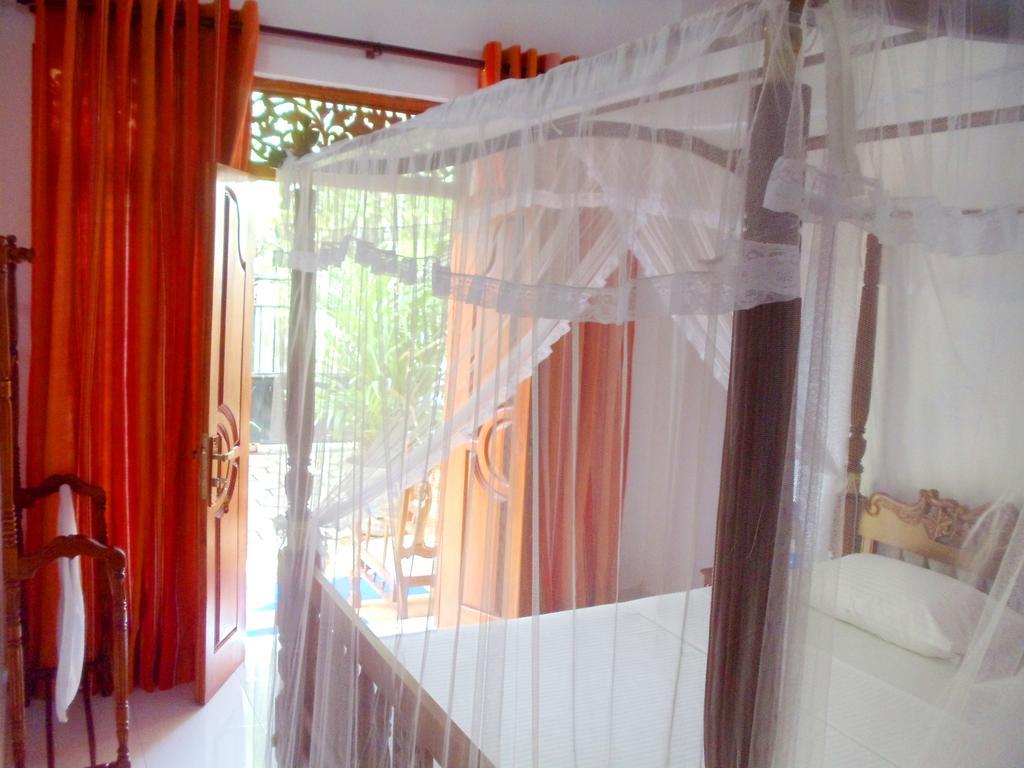 Aayu'S Guest Hotel Bentota Bilik gambar